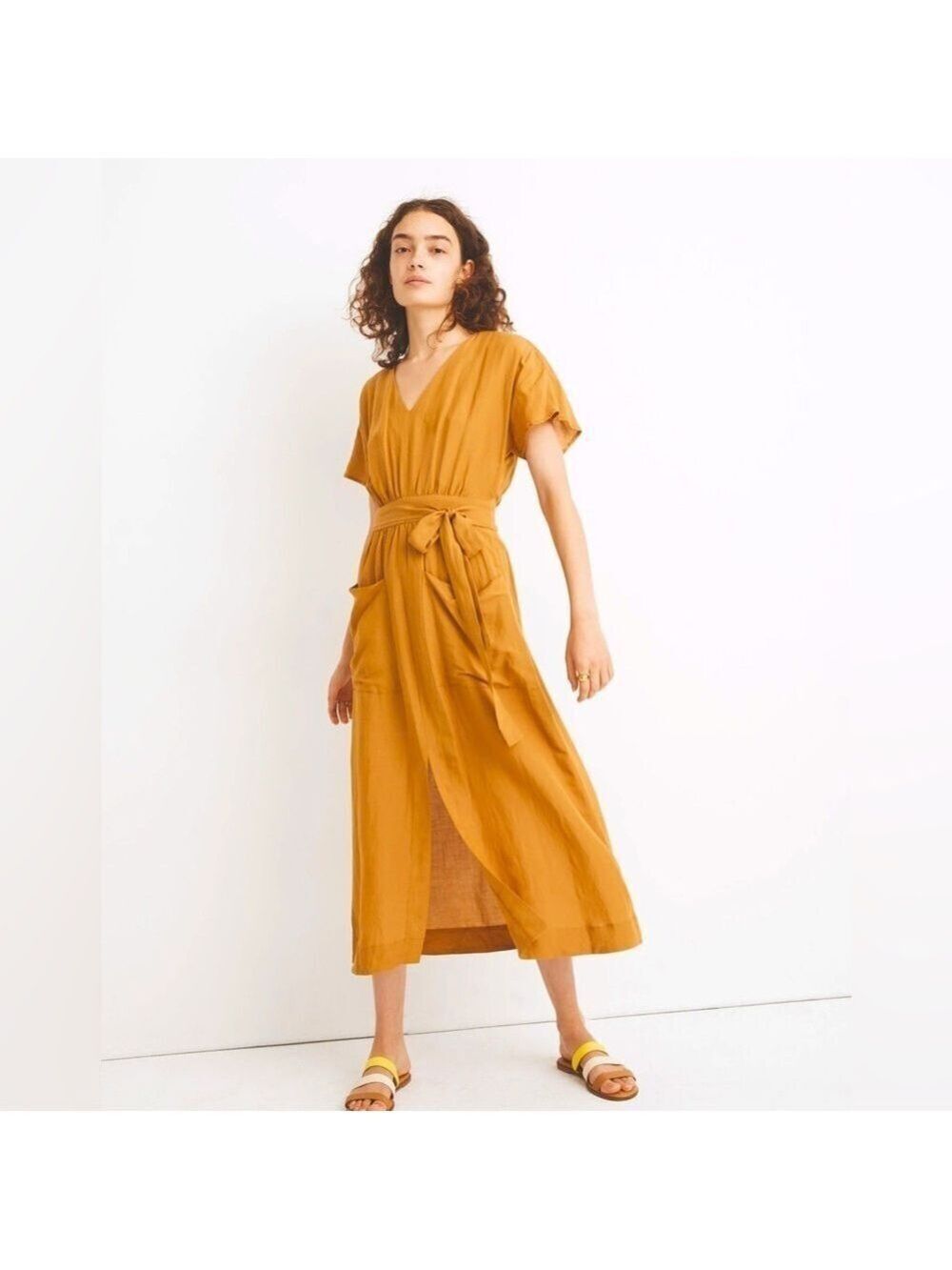 NWT Madewell Linen-Blend Dolman-Sleeve Tie-Waist Midi Dress
Toffee
Size 00